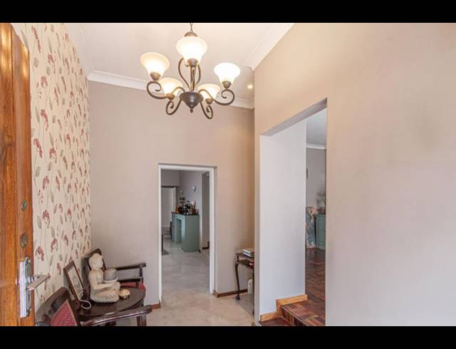 7 BEDROOM HOUSE FOR SALE IN BRYANSTON